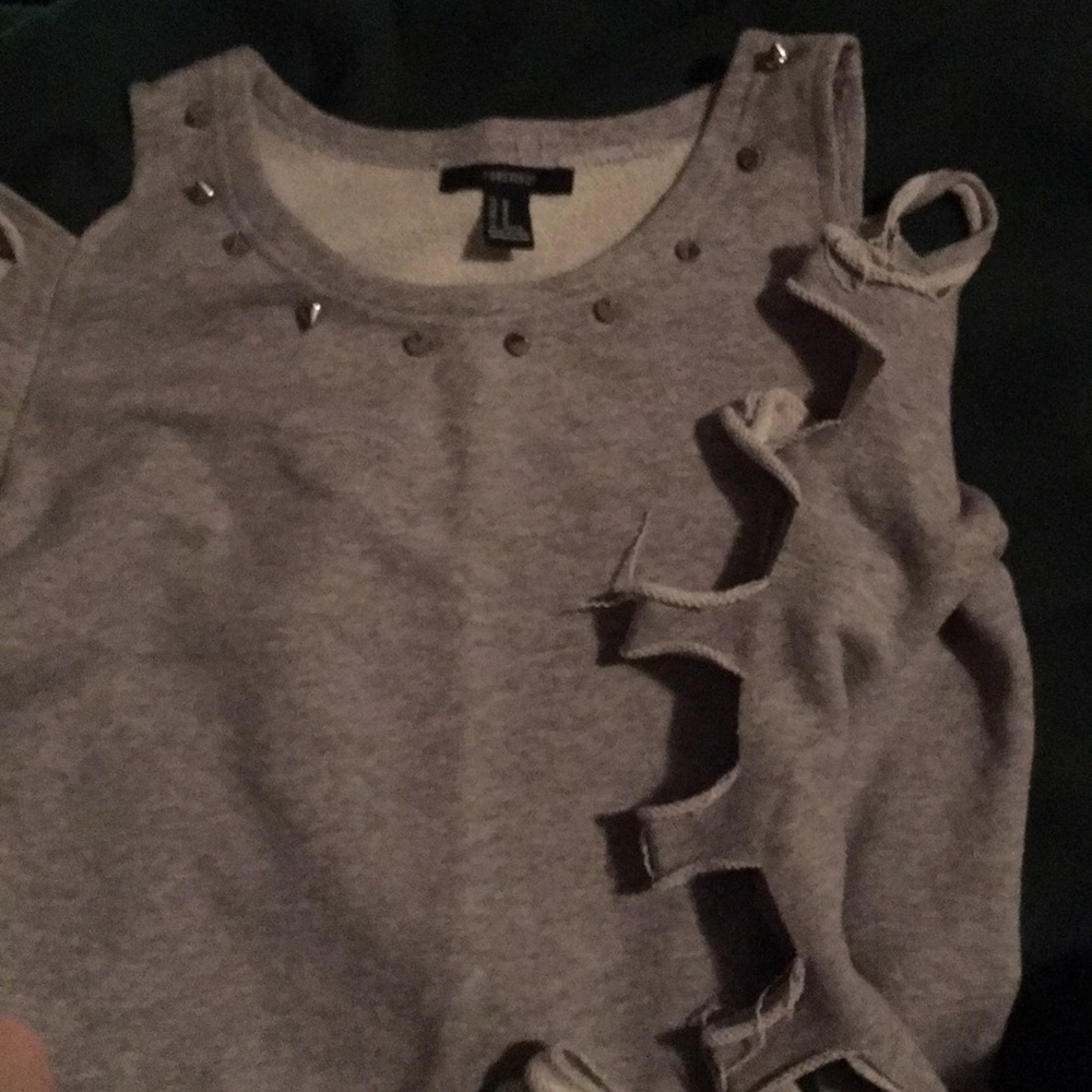 Long sleeve cold shoulder